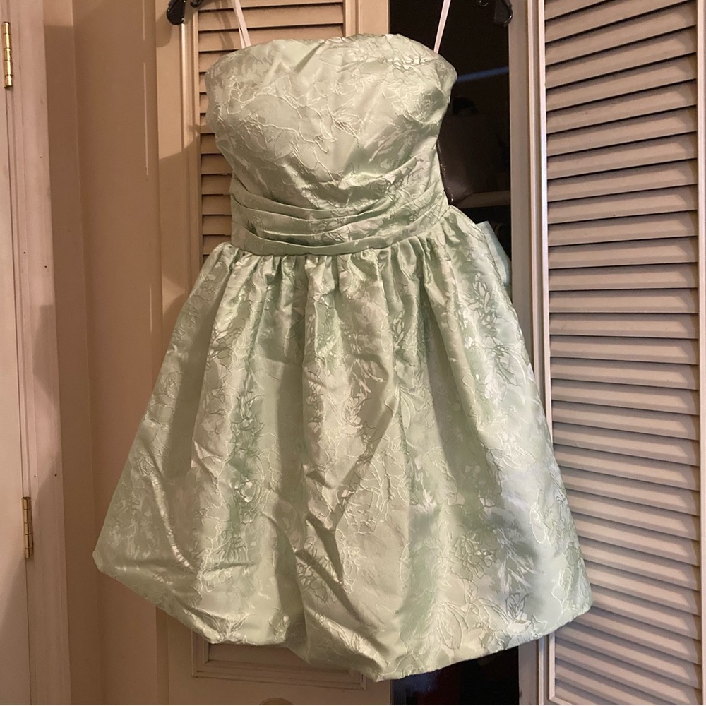Bundle women’s size 4 short light green brocade formal mini dress w/fascinator.